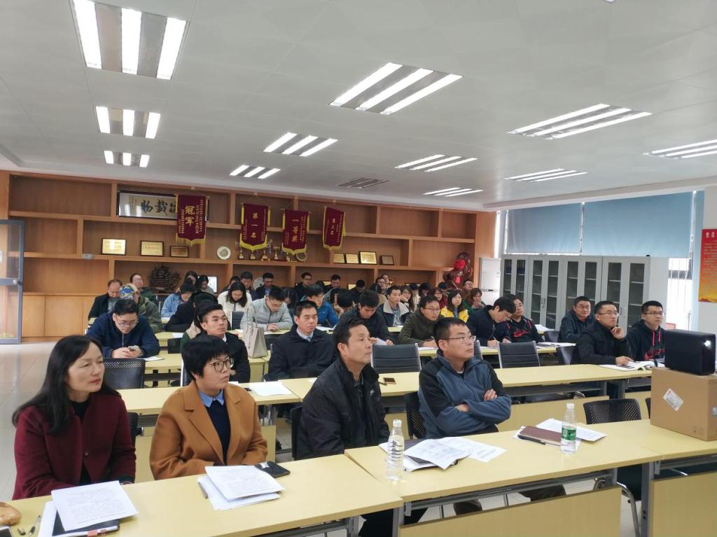 太阳成集团tyc9728教工党支部召开2018年度专题组织生活会和党员民主测评3.png