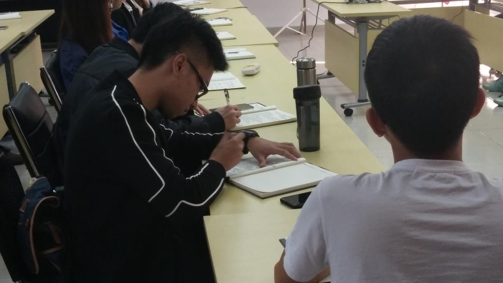 副董事长杨敏林为员工党员宣讲习近平总书记视察广东重要讲话精神4.jpg