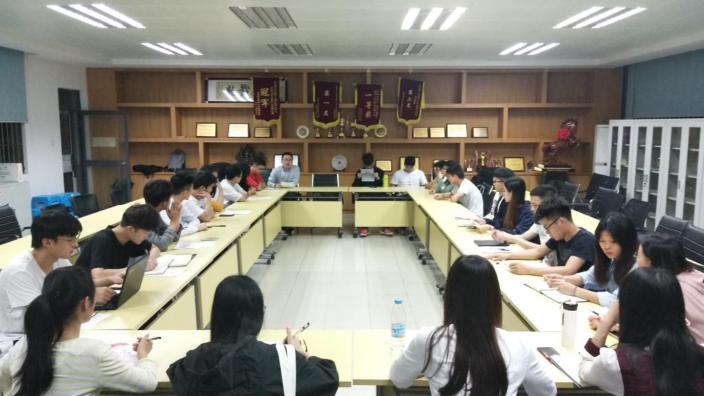 公司举行预备党员入党宣誓仪式暨讨论表决发展对象支部大会1.jpg