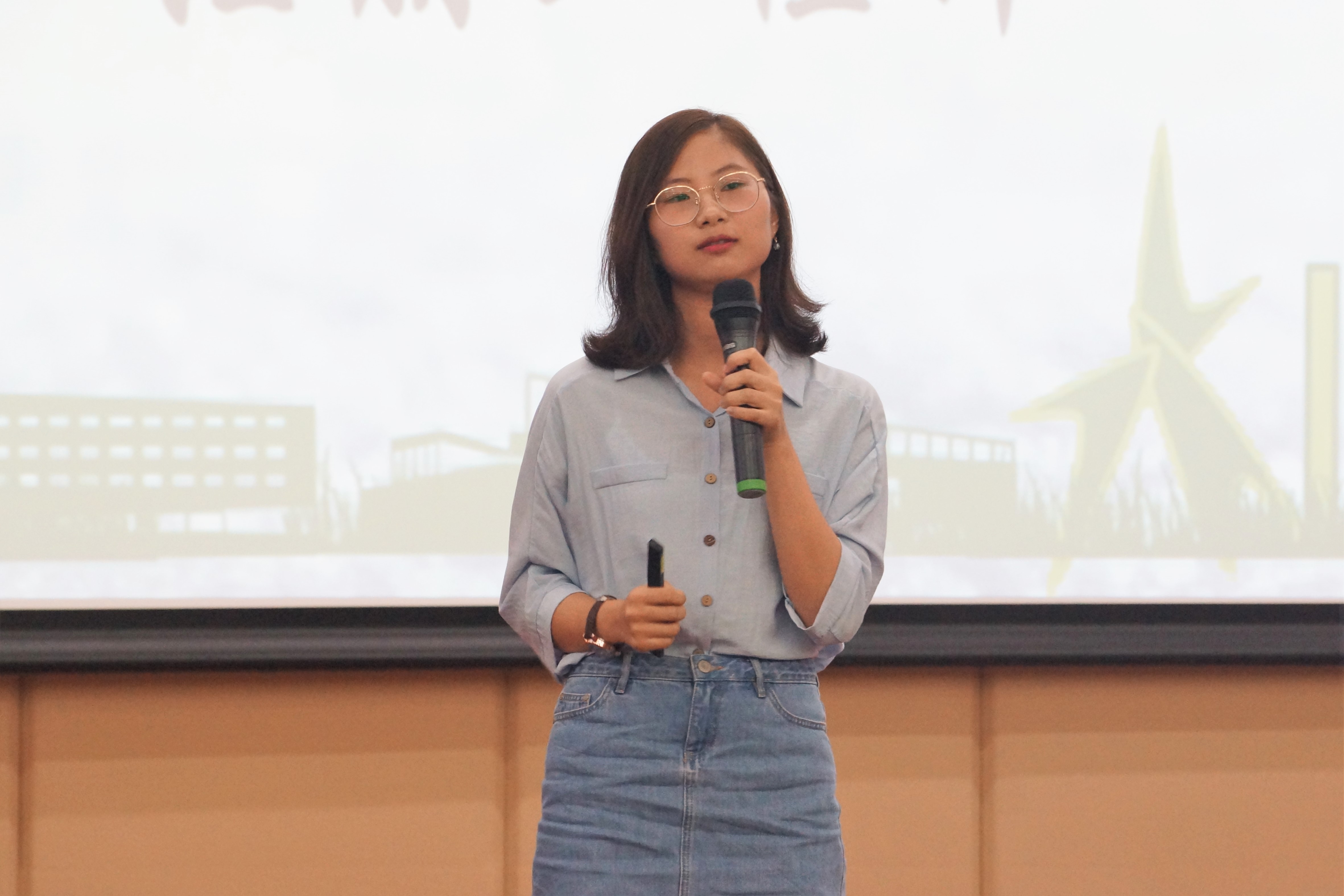 公司举办学长-学习经验-生活技巧-分享会4.jpg