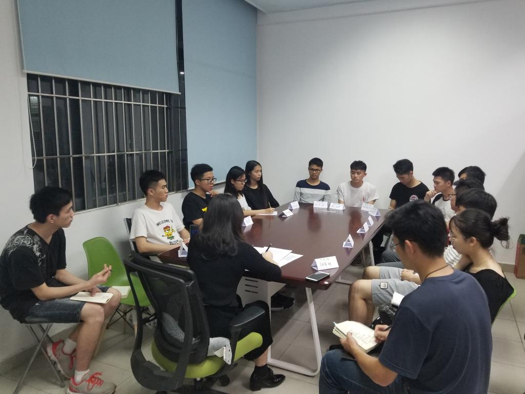 如何营造良好班风和学风-公司召开17级班级管理分享沙龙2.jpg
