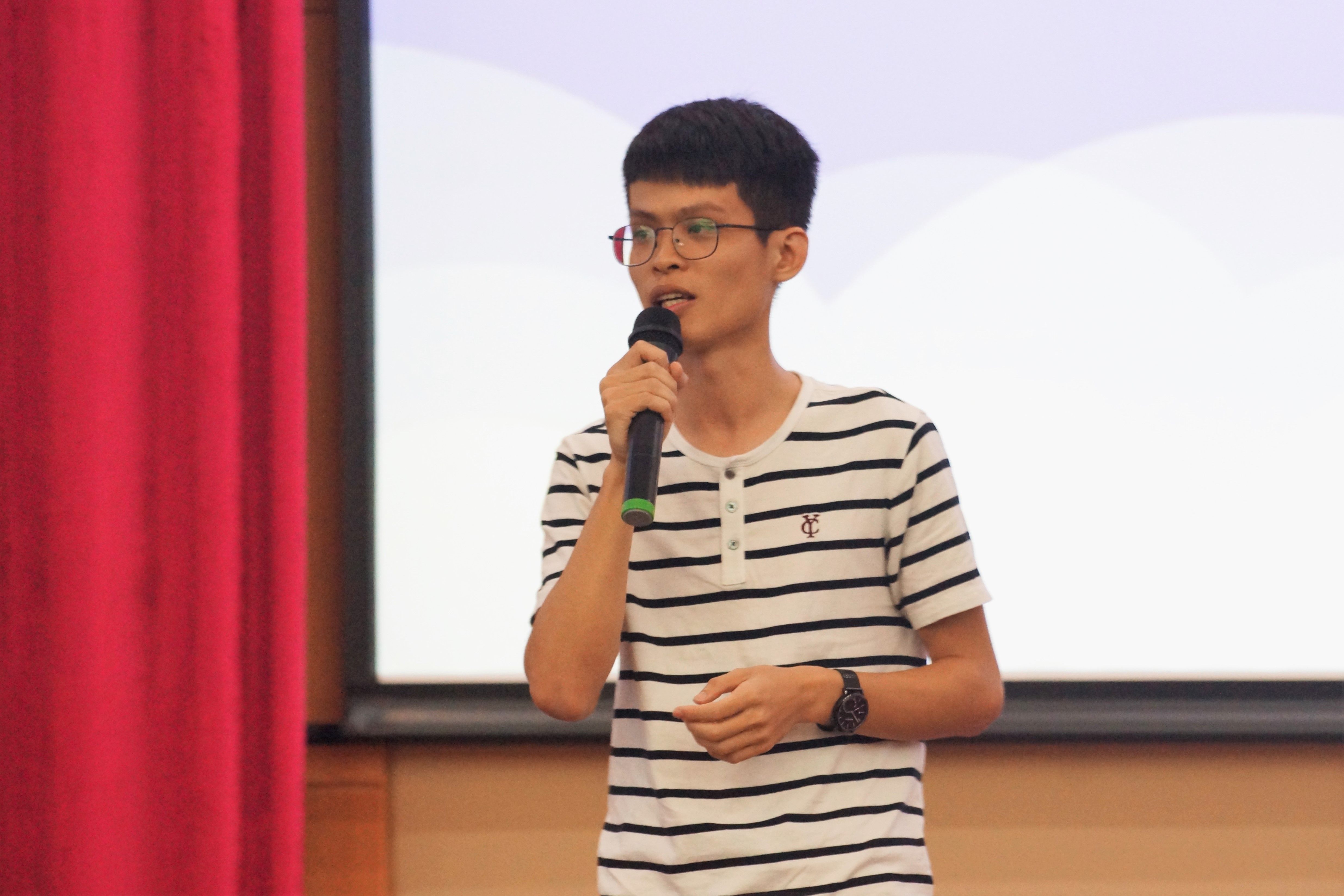 公司举办学长-学习经验-生活技巧-分享会3.jpg
